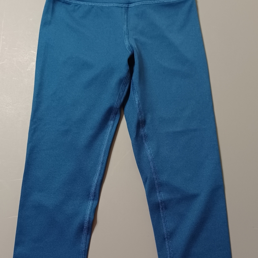 Essentials Girls' Active Capri Legging Navy Size 4-5T (XS)